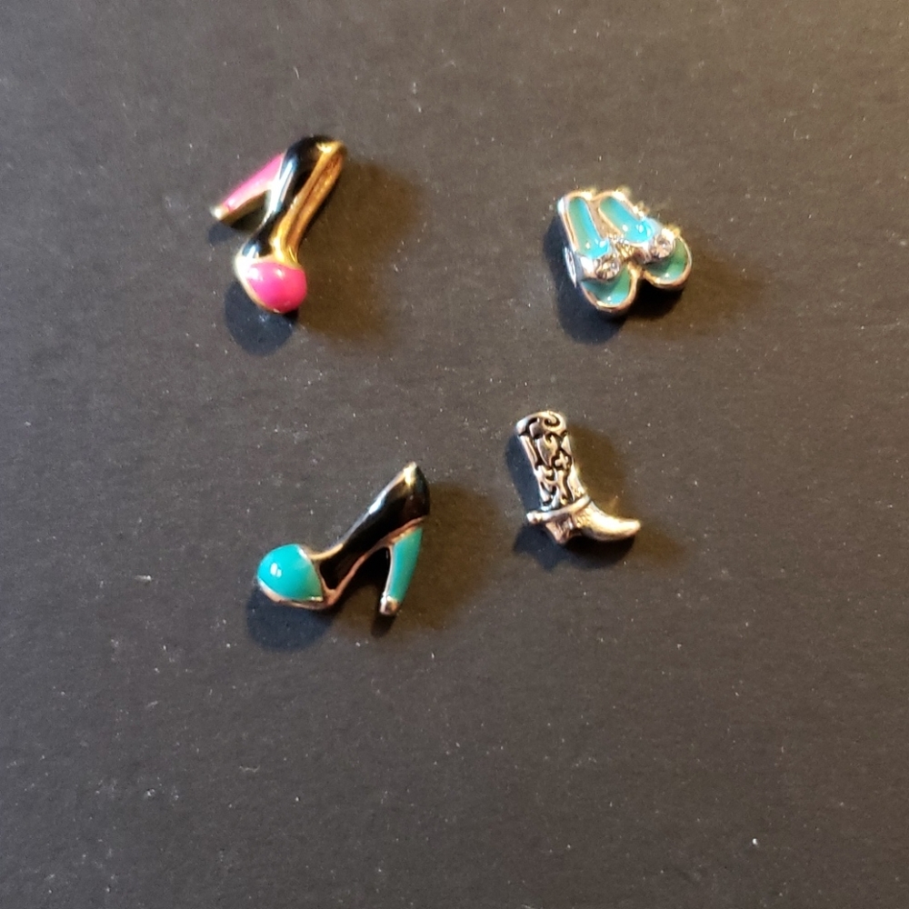 NWOT Set of 4 Shoe Origami Owl